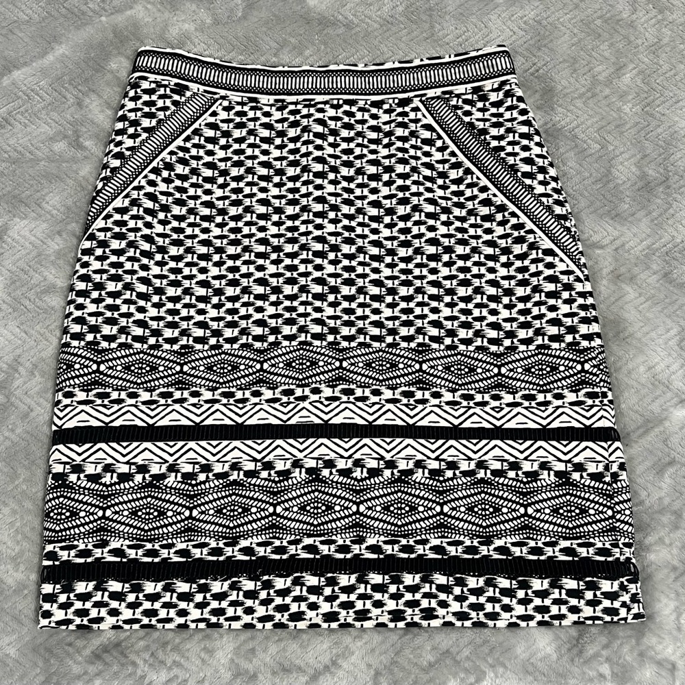 White House Black Market Monochrome Patterned Skirt